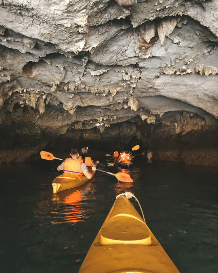 Dark Cave Halong Bucht